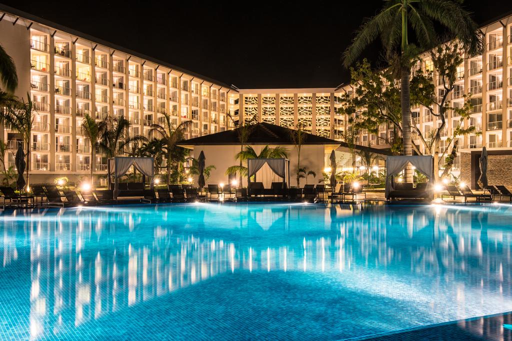 Royalton White Sands